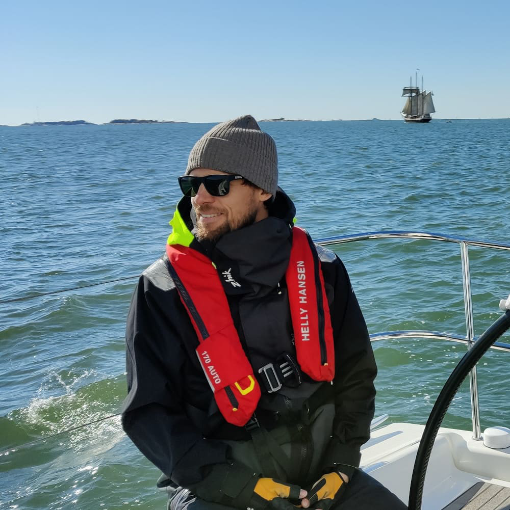 Quovadis-Sailing Kippari Jan - Purjehduksen opettaja